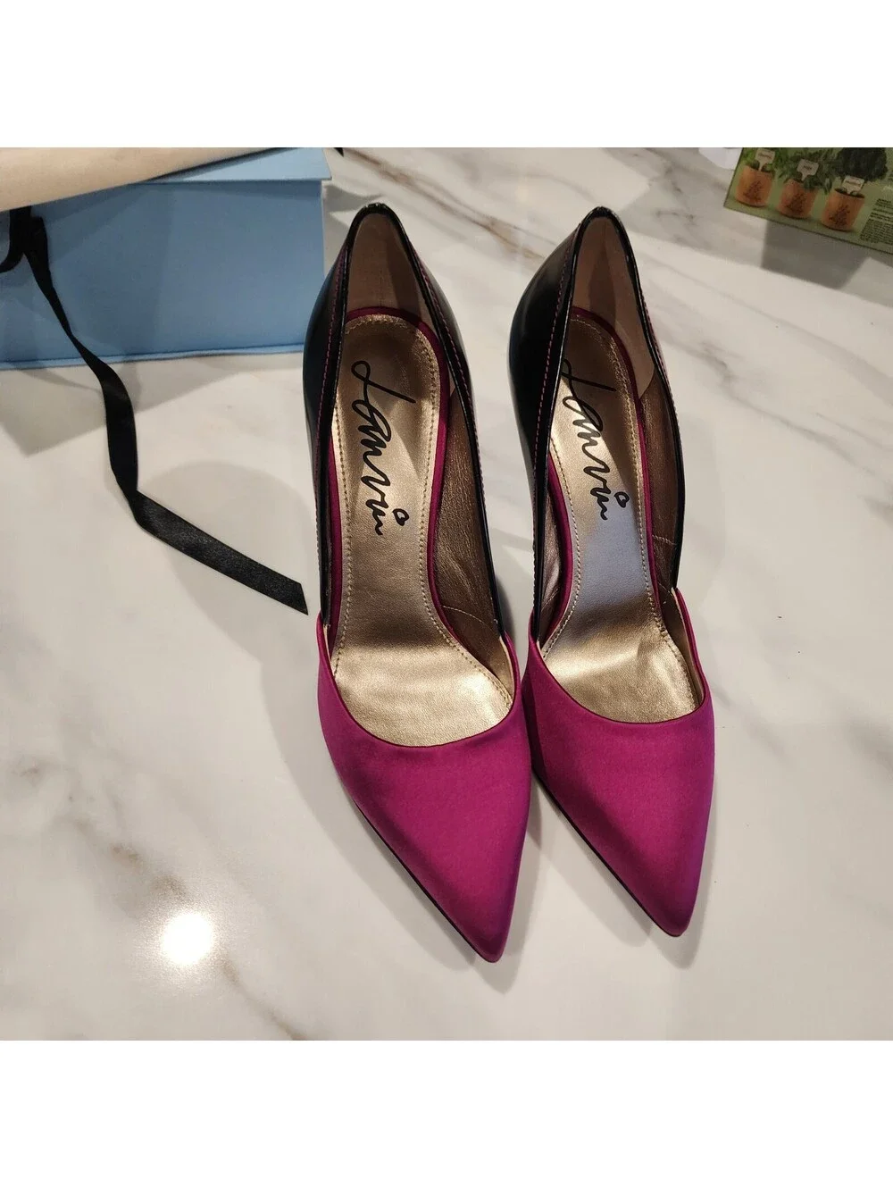 NIB Lanvin Paris Satin Patent Leather Pointed-Toe Pumps Heels 39 US 8.5–9